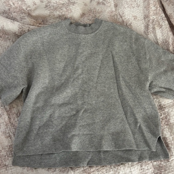 Abercrombie & Fitch Heather Gray Knit Sweater Top - Picture 2 of 4